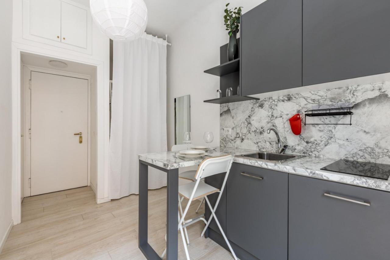 Bright Apt 600Mt From Viale Zara! Milan Bagian luar foto
